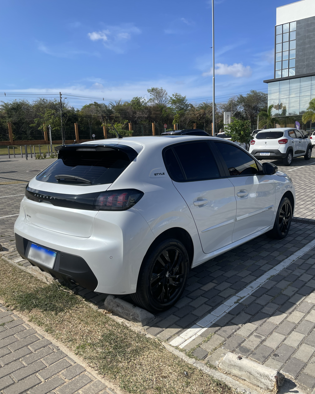 Peugeot 208 1.0 Style – Modelo 2023